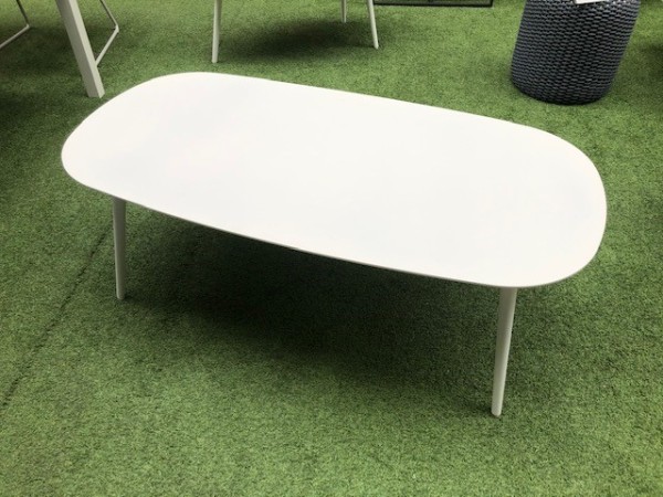 Jati & Kebon Sarina Lounge Tisch weiss 119x60 cm, Höhe 45 cm