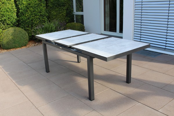 Jati & Kebon Gabon HPL-Tisch, ausziehbar, 220/280x100 cm, Tischplatte Grigio Granite, Gestell Alu ei